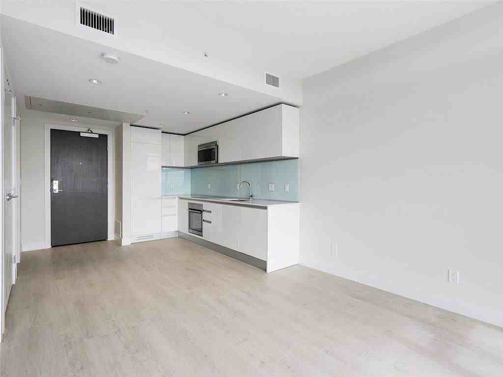Cozy & Convenient 1 Bed Condo in The Guardian (CIP153) - Photo 3 of 10