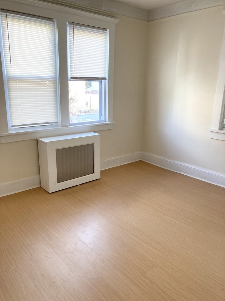687 Yonkers Ave #2R - Photo 7 of 7