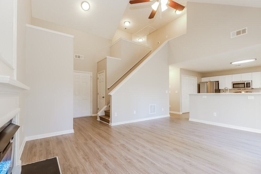 2285 Wingfoot Pl - Photo 4 of 17