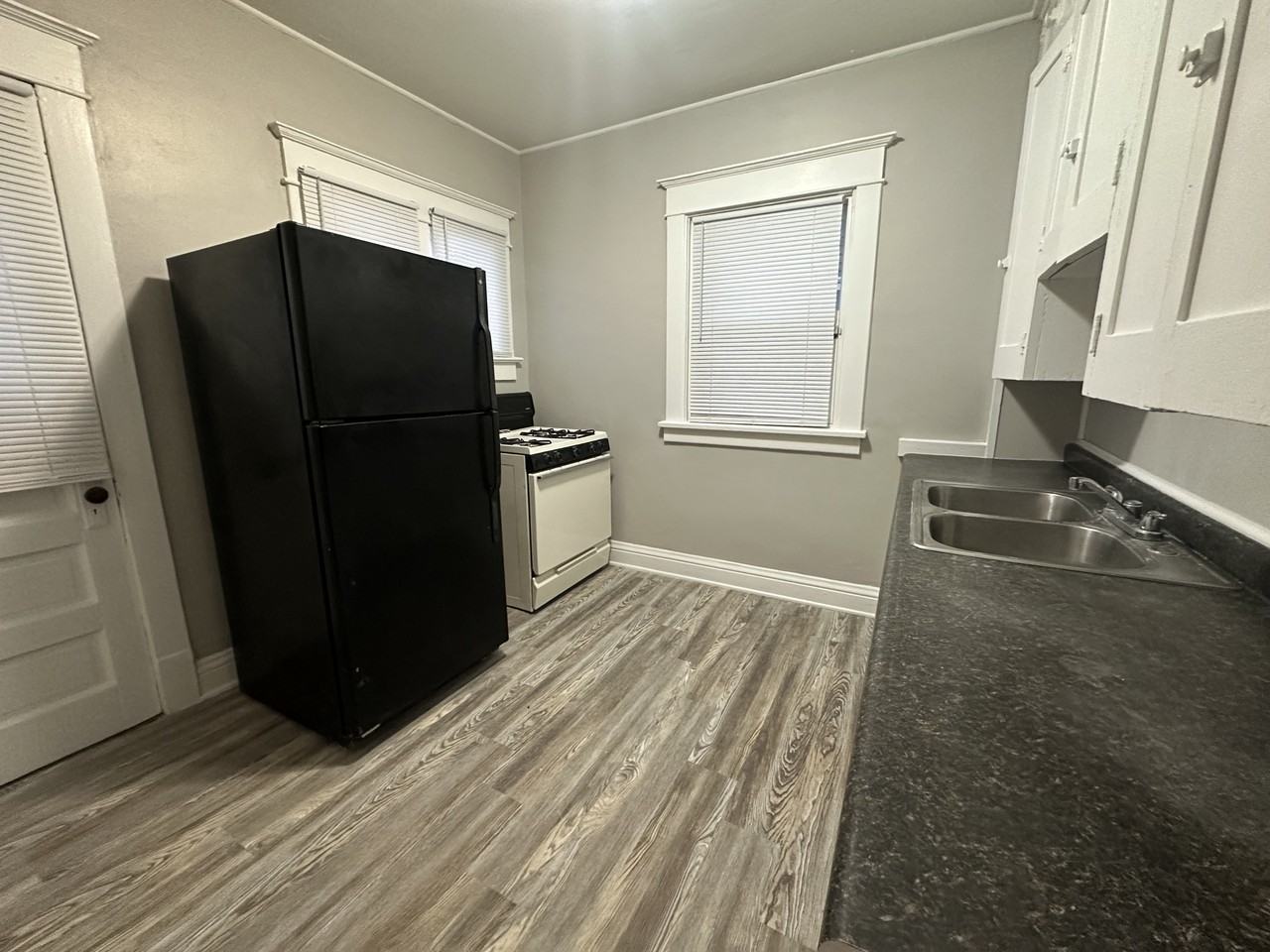 731 Park Ave #1 - Photo 6 of 12