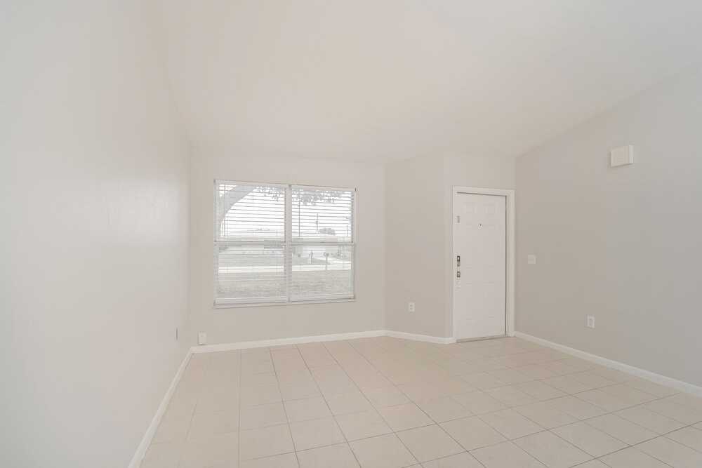 2122 Se 6th Ln - Photo 3 of 16