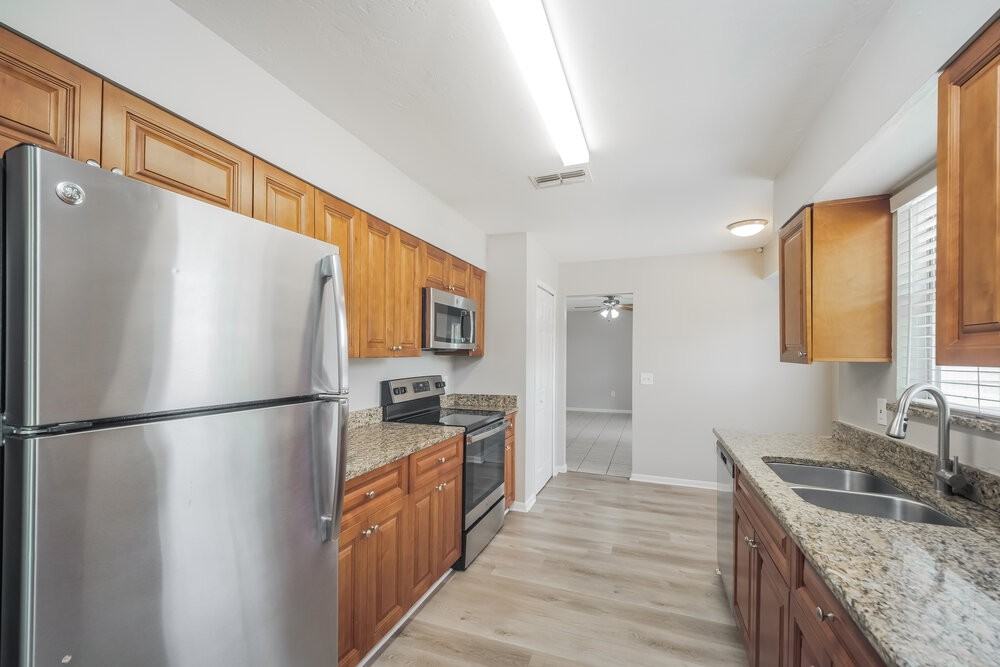 2122 Se 6th Ln - Photo 7 of 16