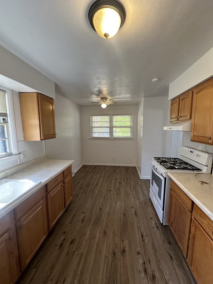 1115 N Winnebago St #1 - Photo 4 of 9