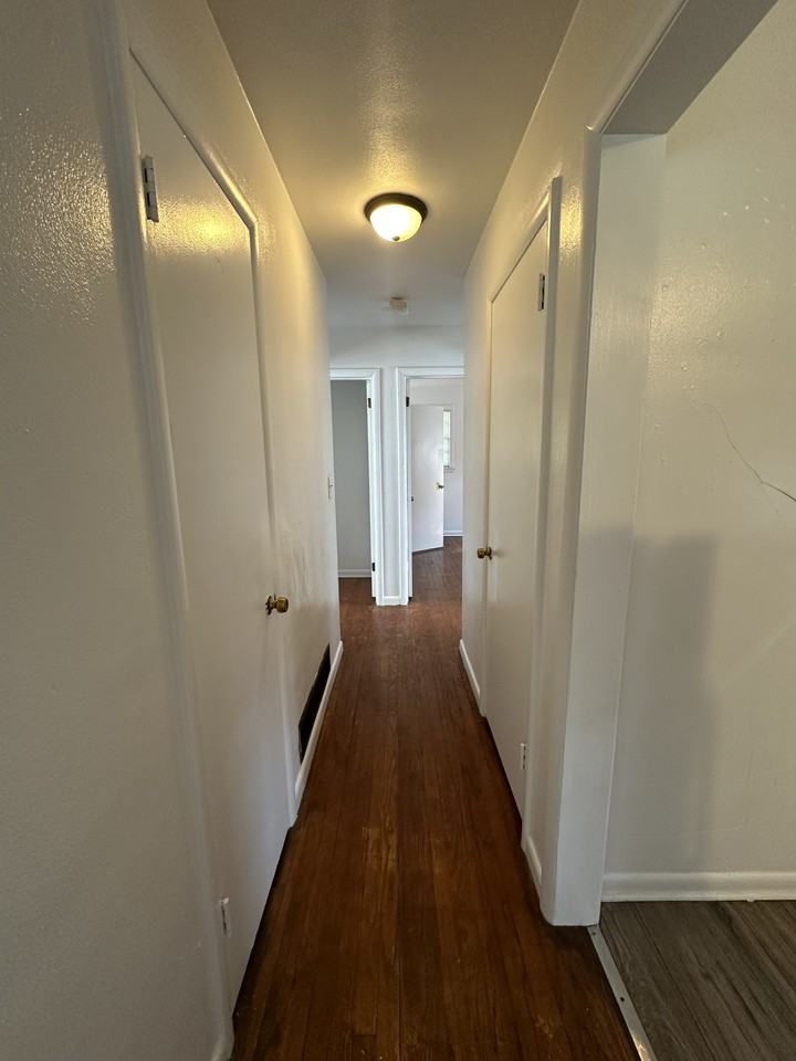 1115 N Winnebago St #1 - Photo 5 of 9