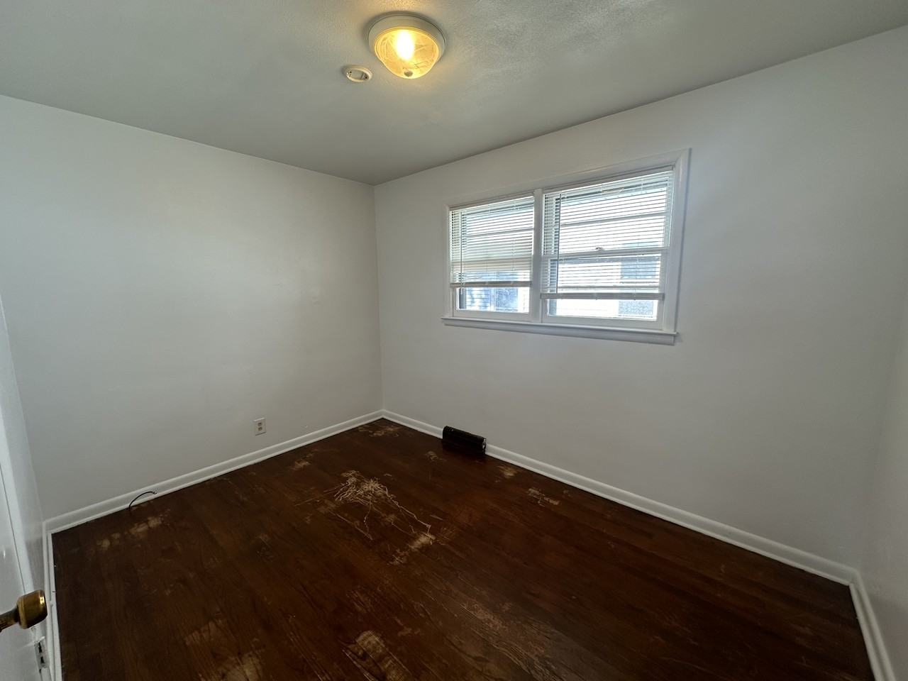 1115 N Winnebago St #1 - Photo 6 of 9