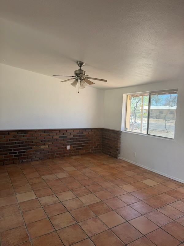 1848 W Lester St #1 - Photo 2 of 18