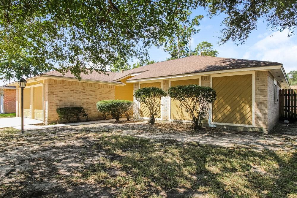 2535 Goldspring Ln - Photo 4 of 16