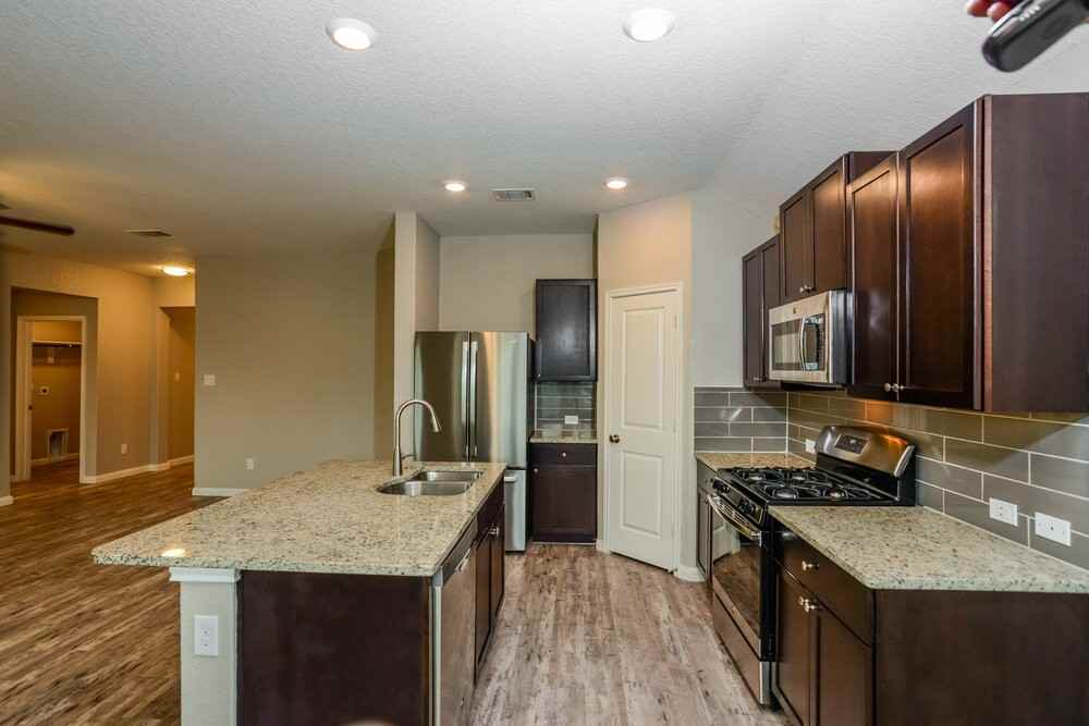 1036 Raceland Rd - Photo 6 of 16
