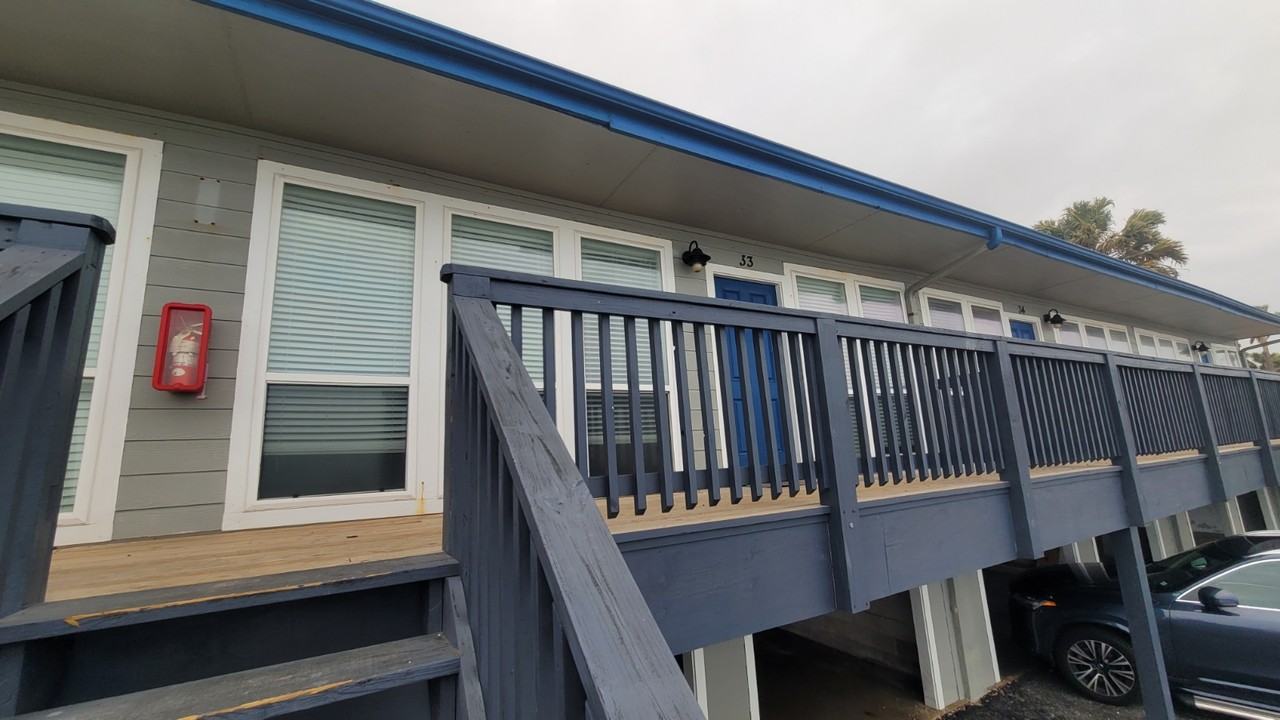 3402 Ocean DriveUnit 33 #1 - Photo 3 of 25