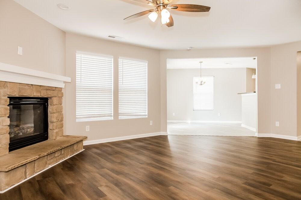 1131 Rainier Ln - Photo 4 of 17