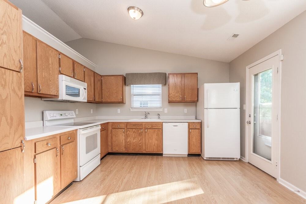 4218 Useppa Ct - Photo 6 of 15