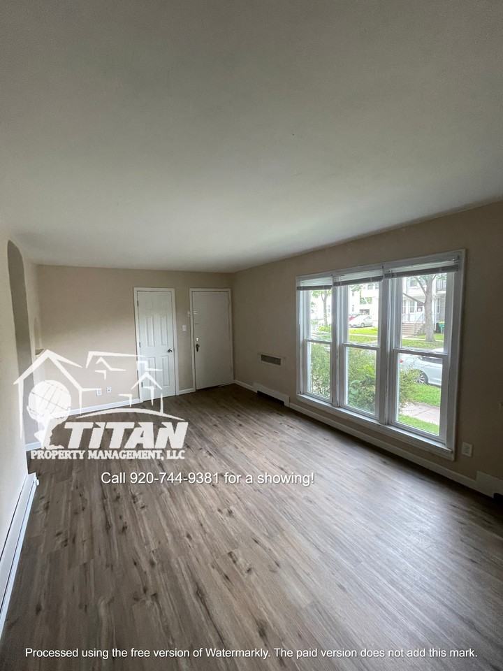 905 Stuart St #A - Photo 3 of 9