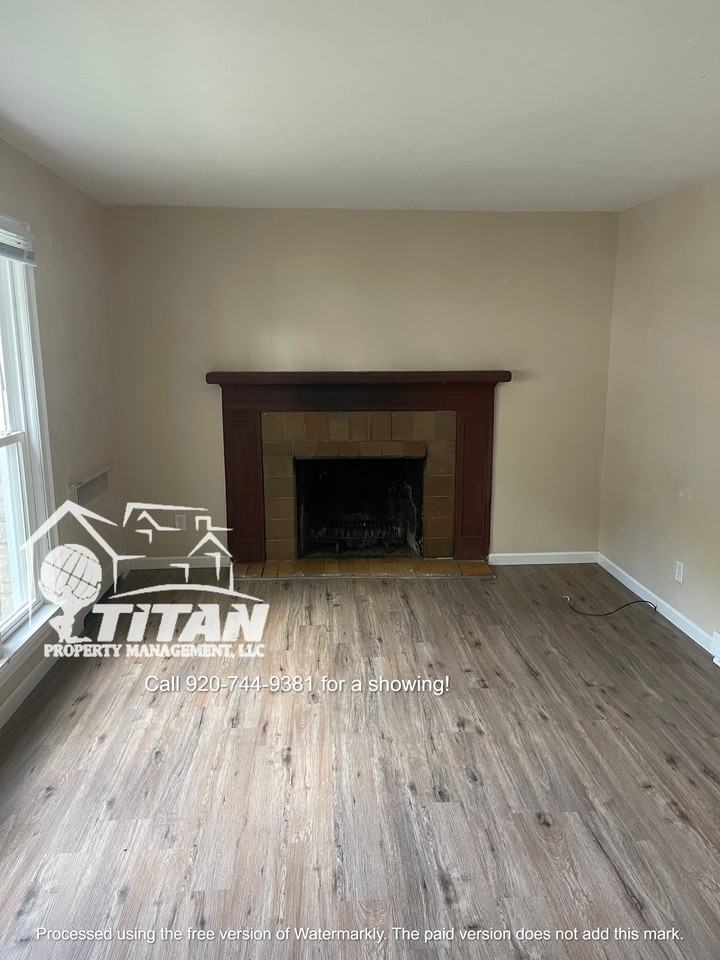 905 Stuart St #A - Photo 4 of 9