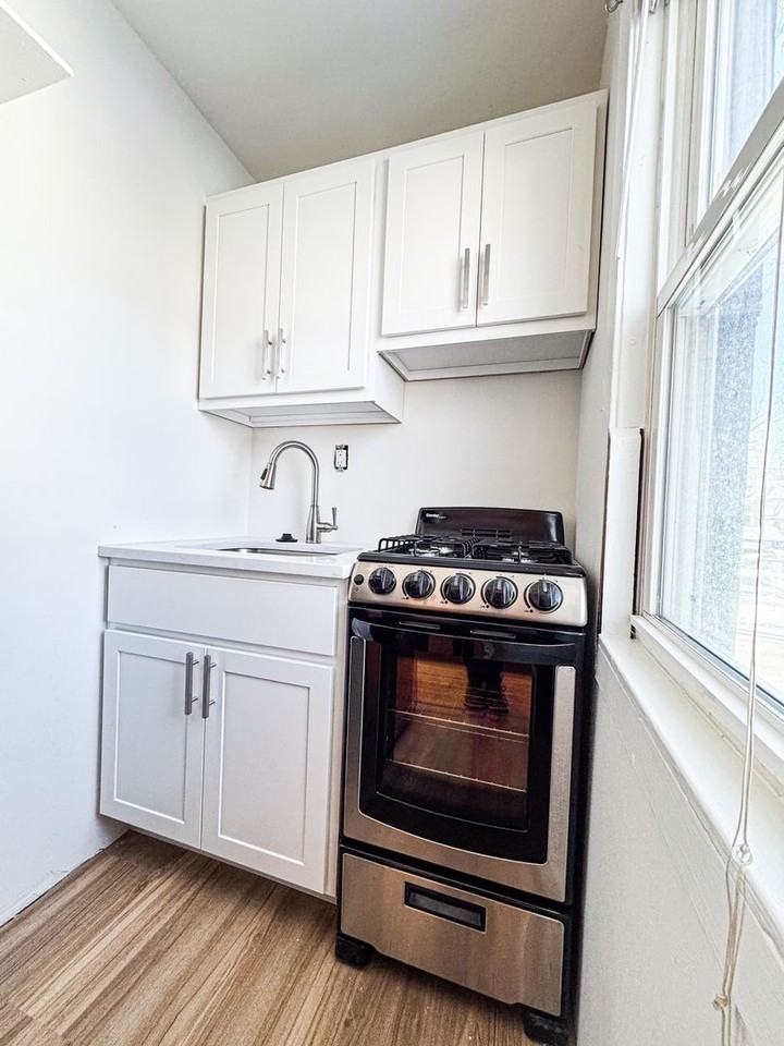 1632 Jefferson St - Photo 6 of 14