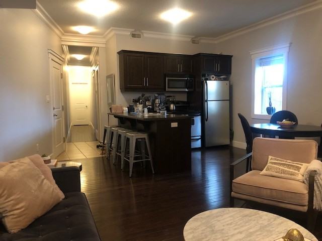 145 Christina St N #4