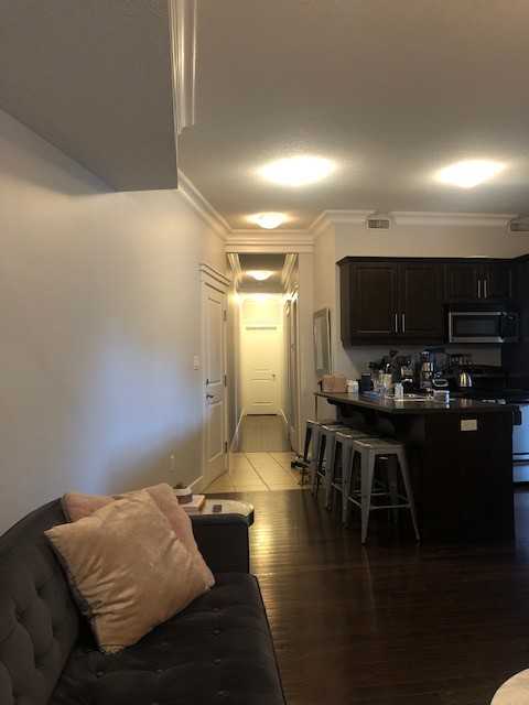145 Christina St N #4 - Photo 3 of 5