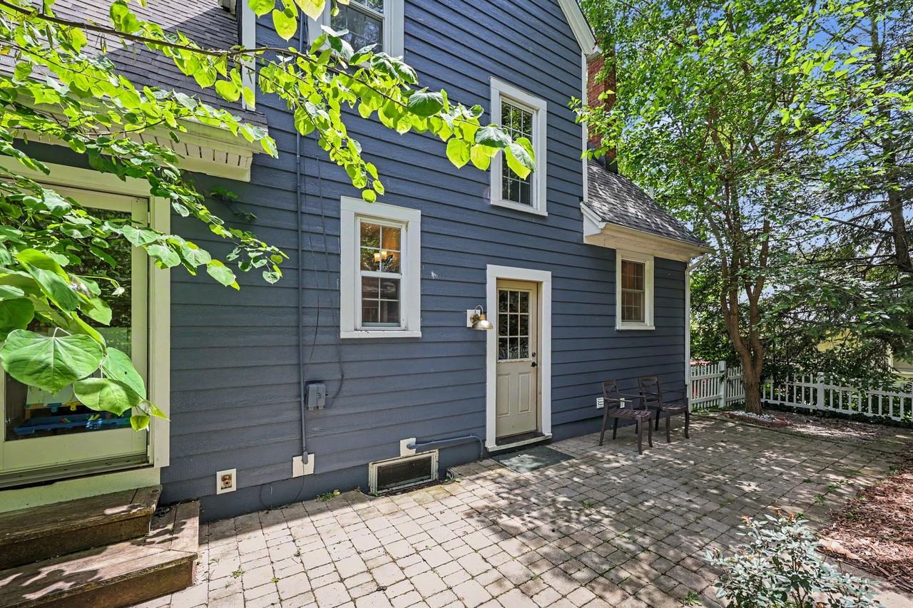 307 Doty Ave #1 - Photo 3 of 14