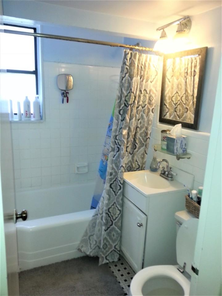 2605 39th St Nw #1 - Photo 6 of 11
