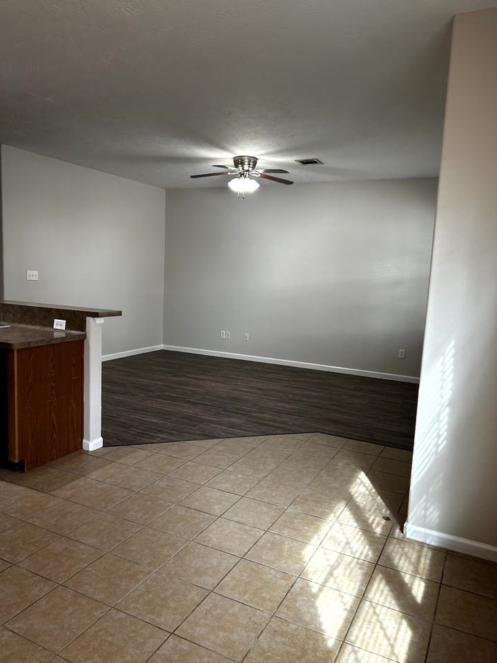 21447 W Wallis Dr Unit A #A - Photo 4 of 14