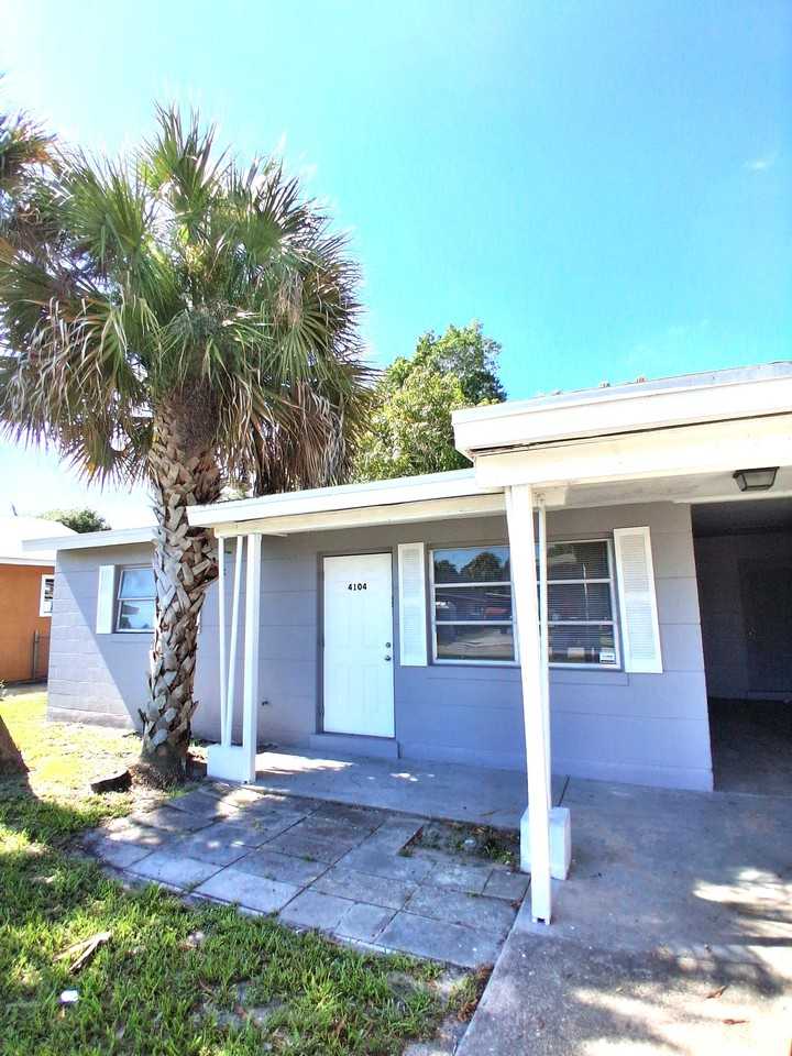 4104 Desoto Ave #4104