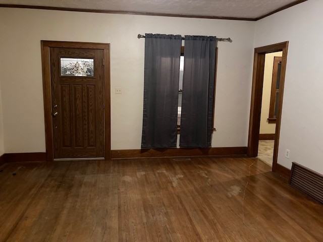 619 E 6th St #1 - Photo 3 of 22