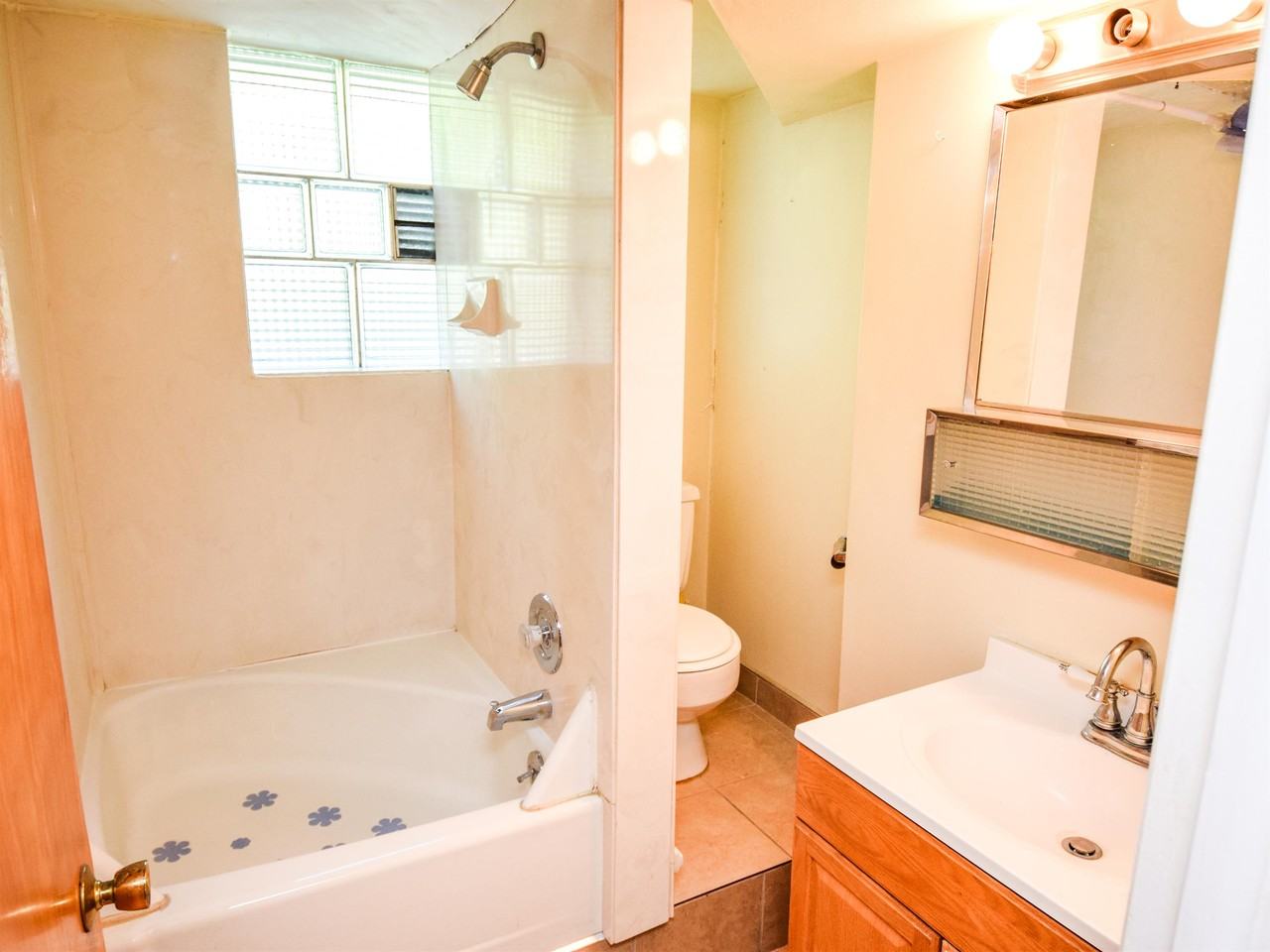 451 N 300 E #4 - Photo 6 of 17