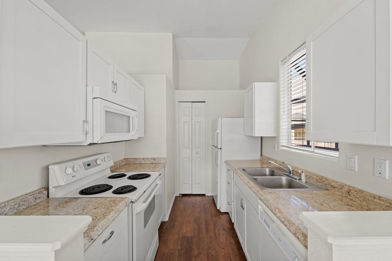 6082 Colony Cir #1 - Photo 5 of 10
