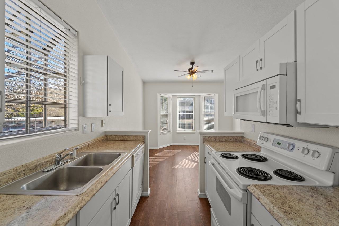 6082 Colony Cir #1 - Photo 6 of 10