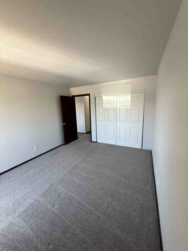 Rivers Edge Apartments - Photo 3 of 7