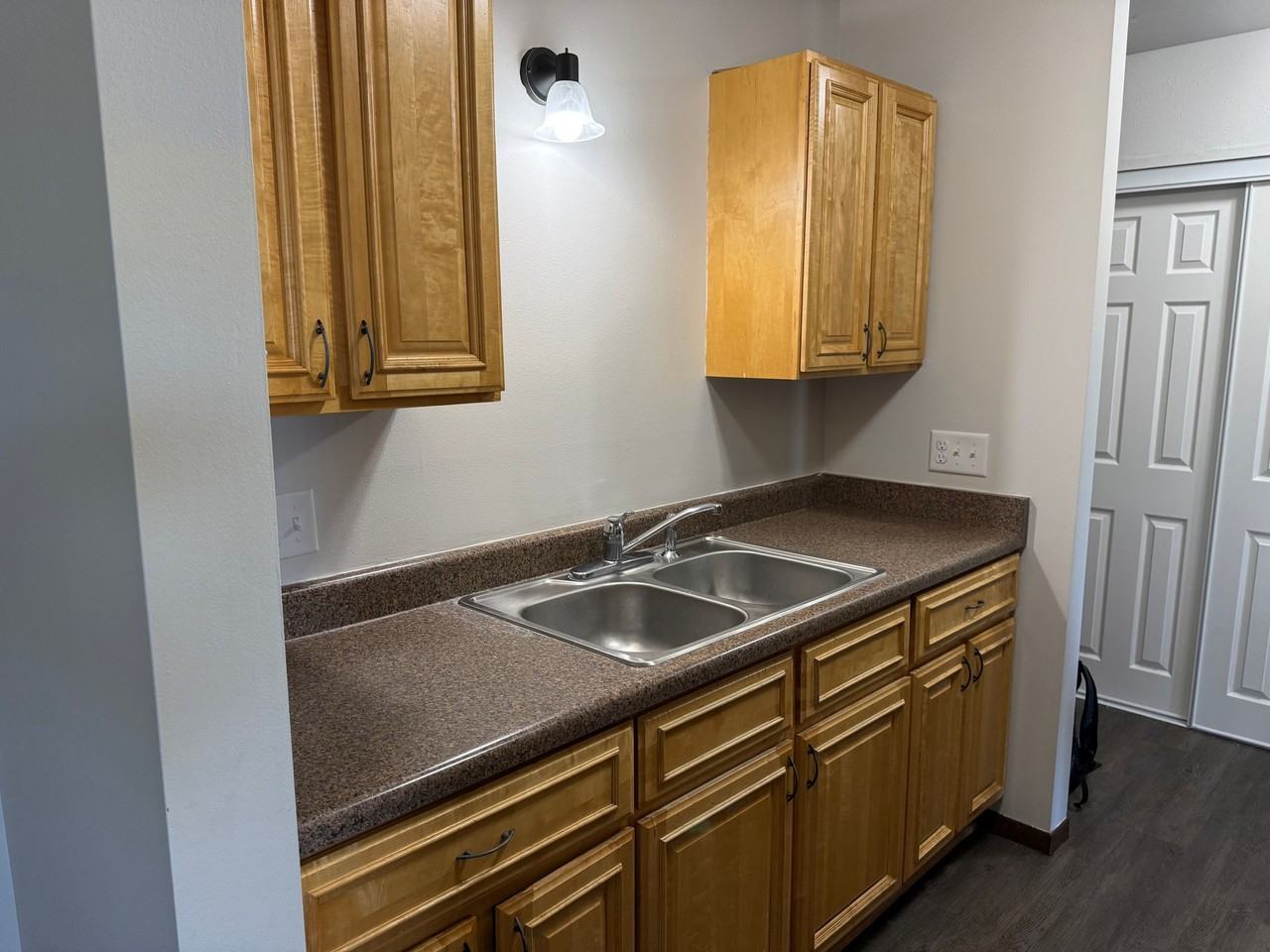 Rivers Edge Apartments - Photo 6 of 7