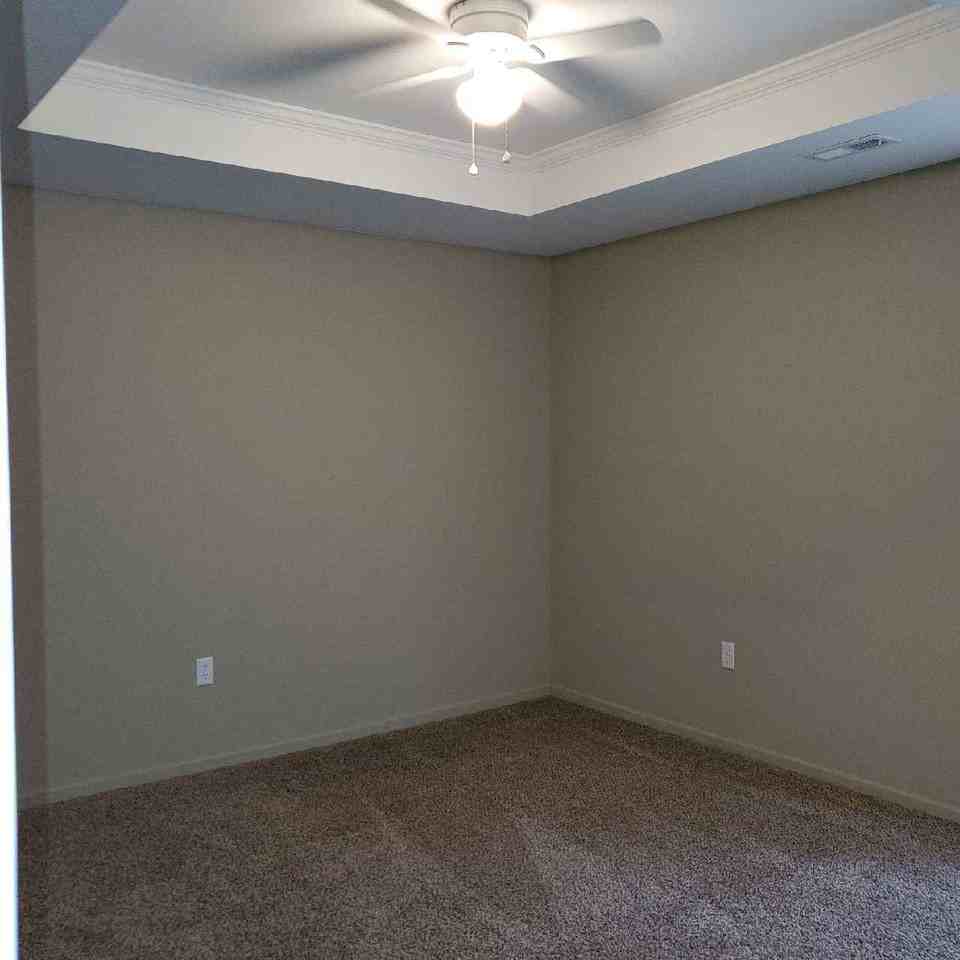905 W Market St #B - Photo 6 of 13