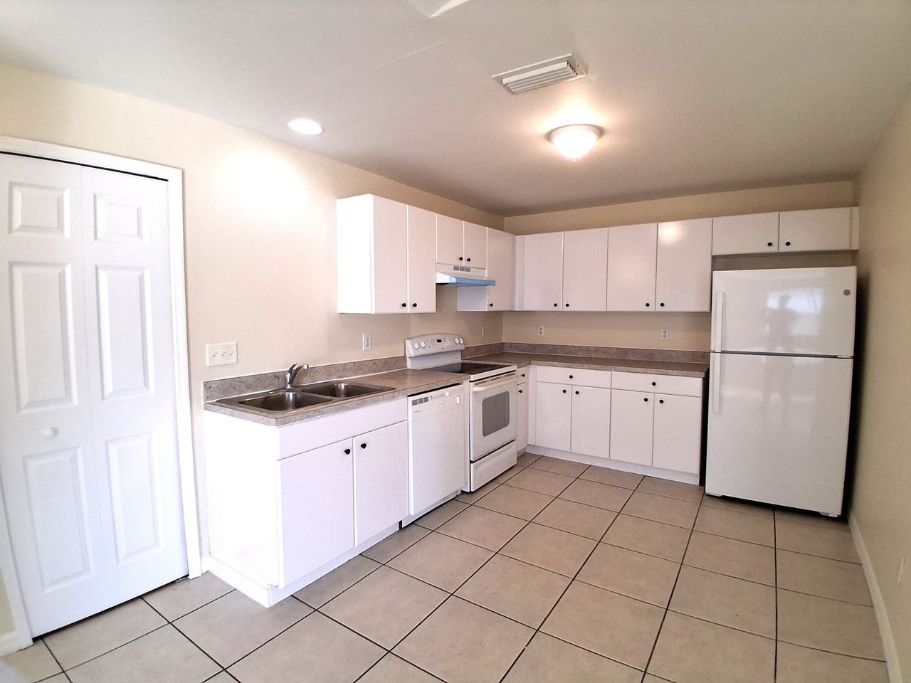 4624/4626 27th Street Southwest - 4624 #4624 - Photo 4 of 15