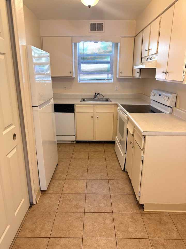 918 South St #918-4 - Photo 4 of 12