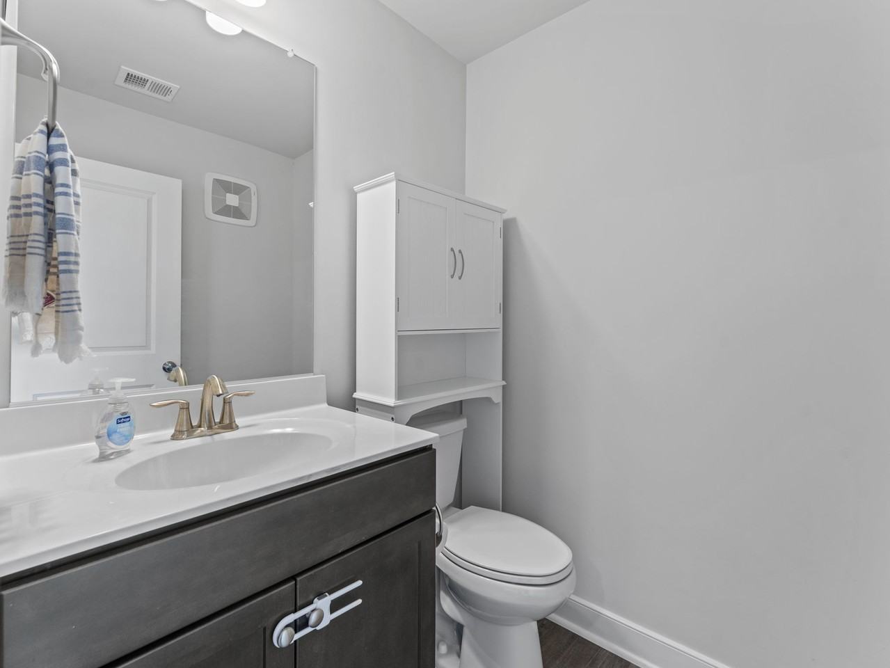 2410 Stella Pl #2 - Photo 6 of 26