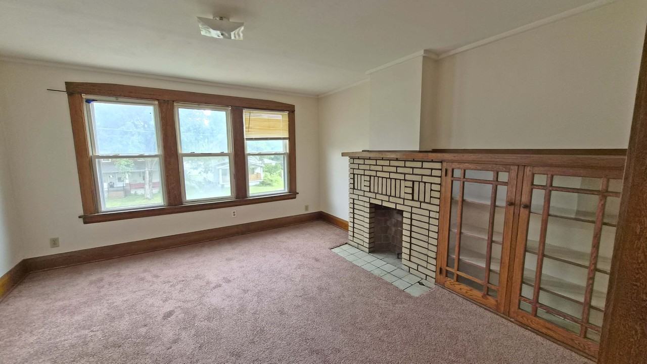52 N Brockway Ave #3 - Photo 2 of 7