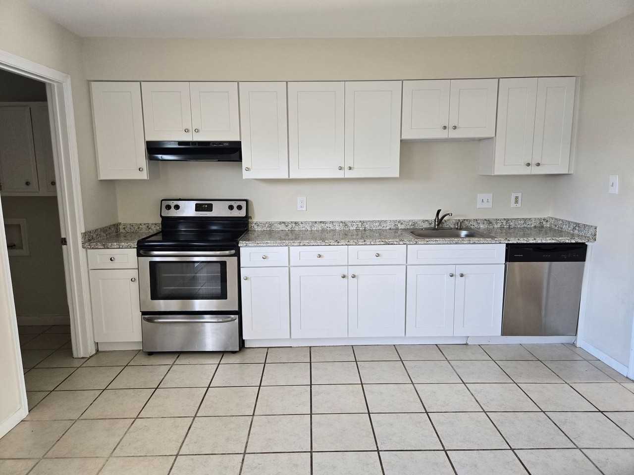 4524 Notre Dame Ct - Photo 3 of 12