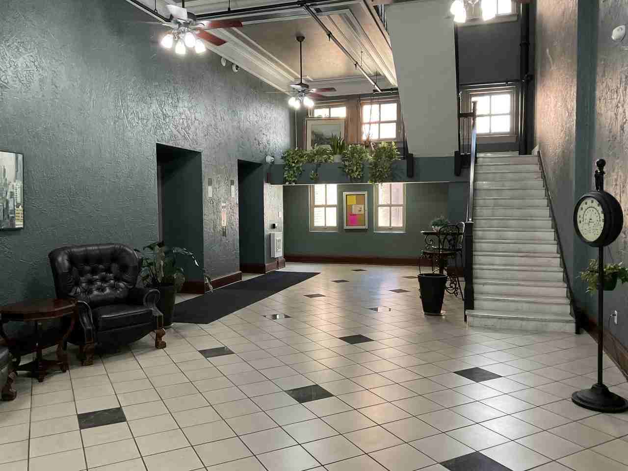 112 W Washington Blvd #1 - Photo 5 of 46