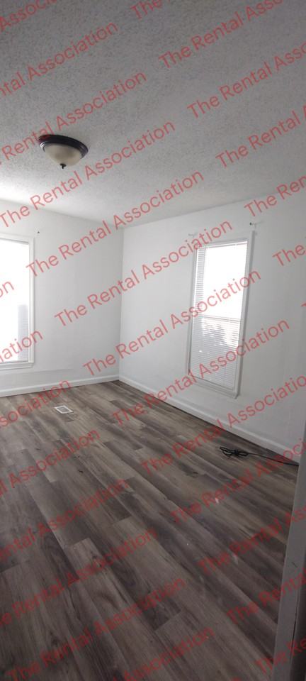 315 Pershing St #1 - Photo 3 of 22