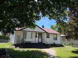 featured image of 3703 W Rockwell Ave