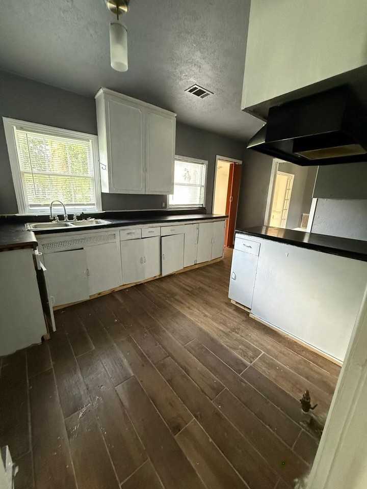 3085 S Willowood Ln - Photo 3 of 9