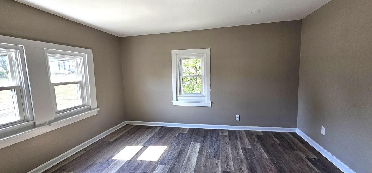 534 Cranbrook St #1 - Photo 3 of 11