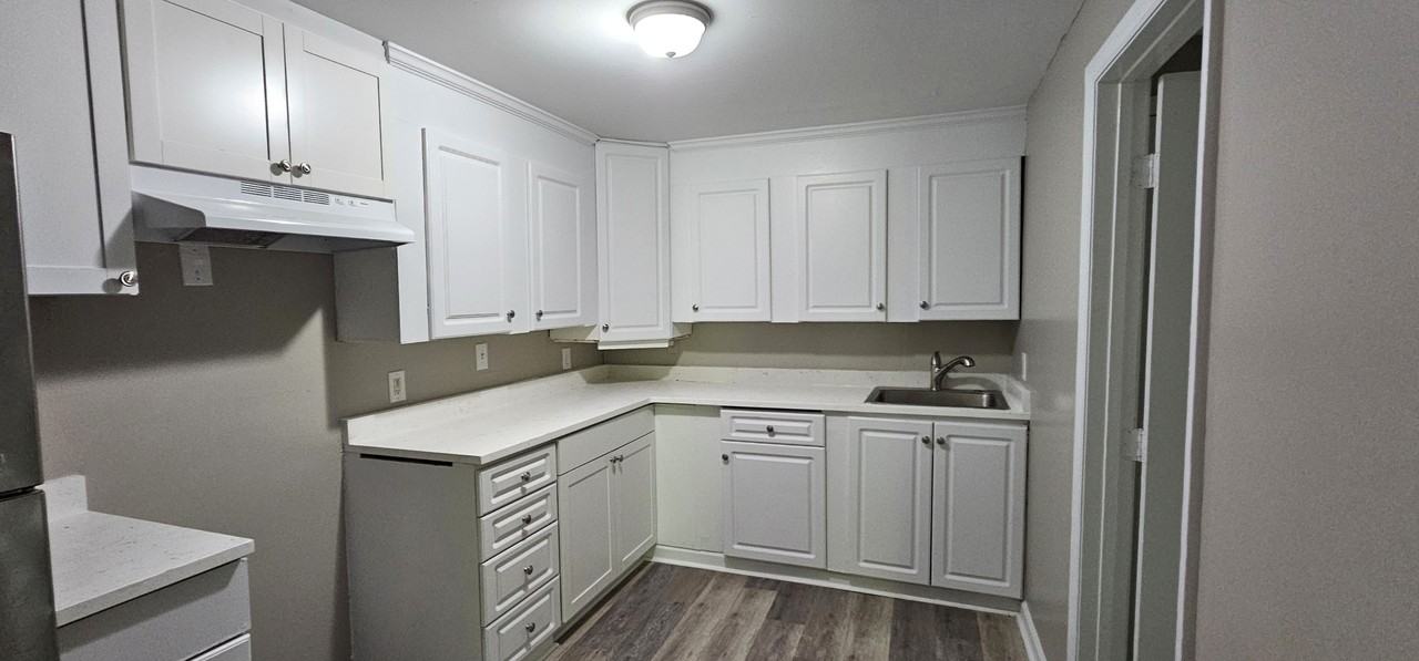 534 Cranbrook St #1 - Photo 5 of 11