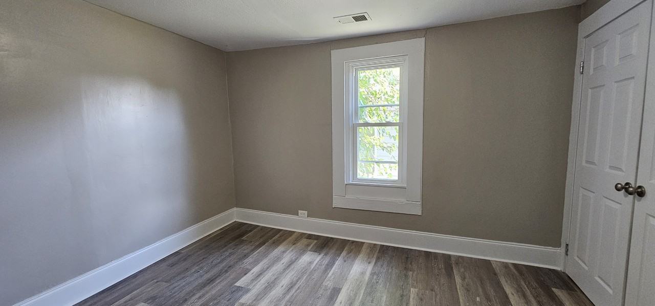 534 Cranbrook St #1 - Photo 6 of 11