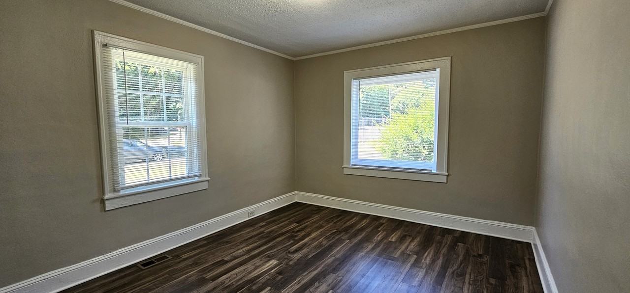 1215 Arlington St #1 - Photo 5 of 14