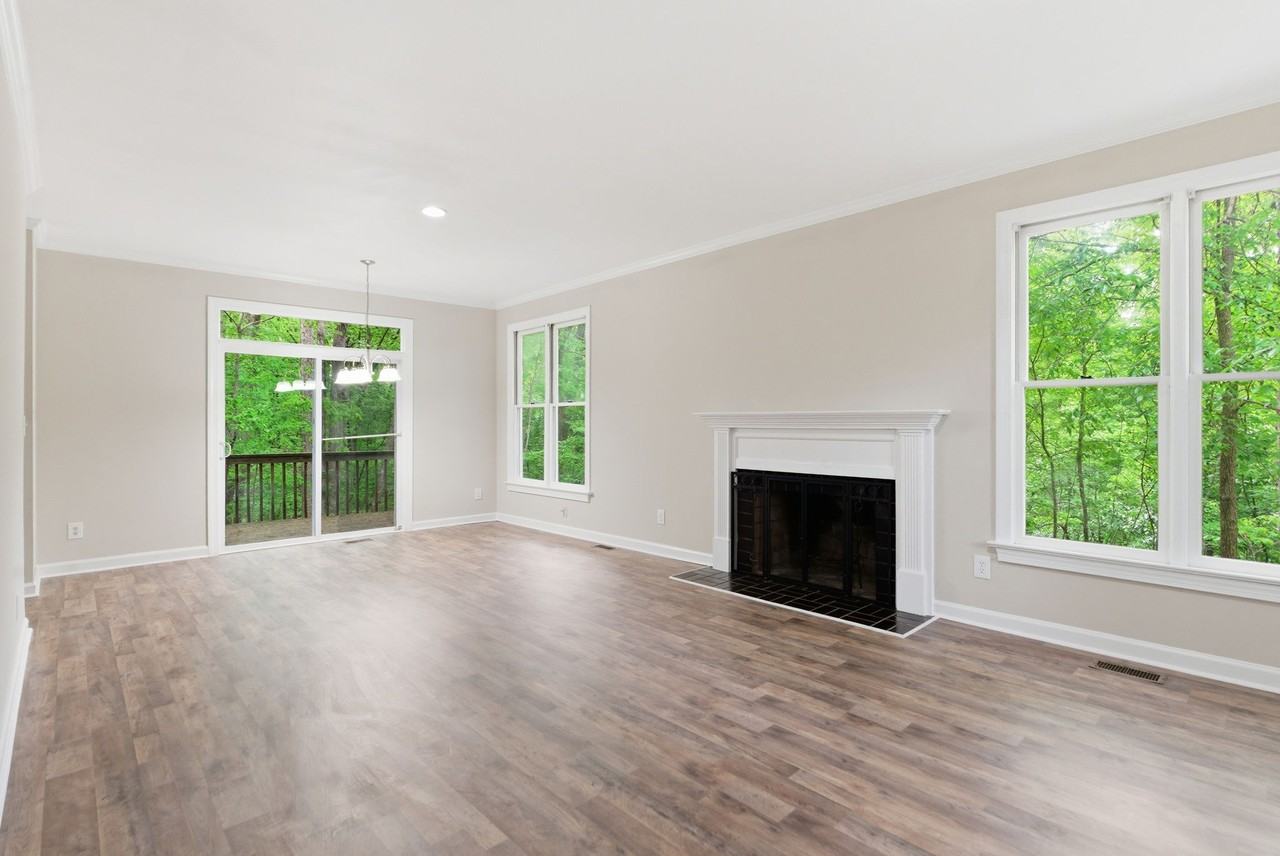 102 Markham Dr #1 - Photo 3 of 10