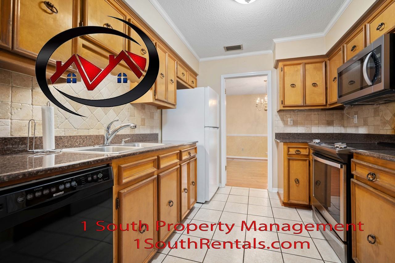 2205 Woodhillcrest Dr #1 - Photo 4 of 22