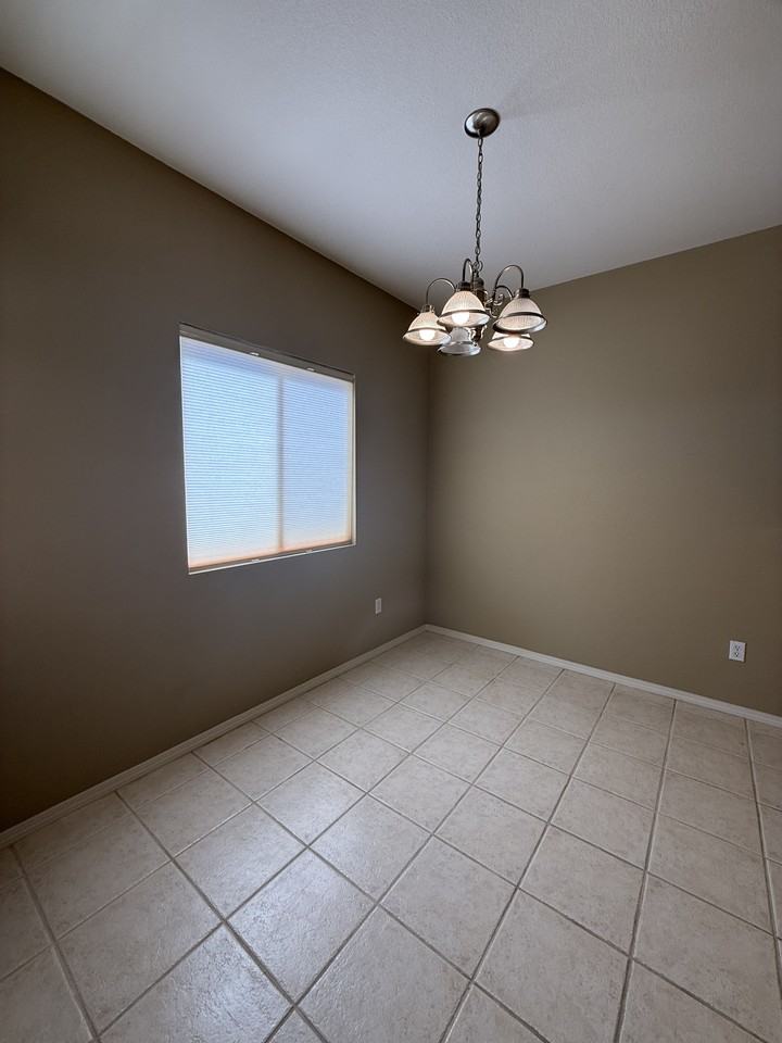 6800 Vista Del Norte Drive Northeast - 925Apt 925 #925 - Photo 3 of 11