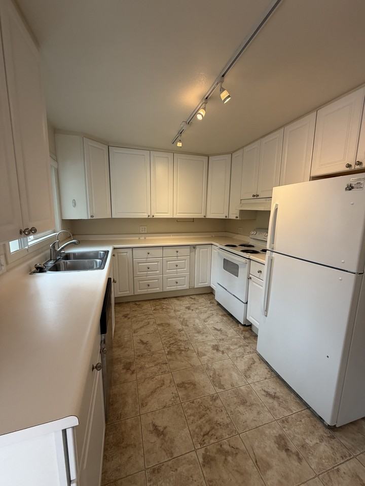 506 Sonoma Ave #1 - Photo 4 of 16