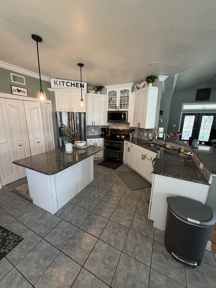 11516 Nw 16th Pl #1 - Photo 4 of 16