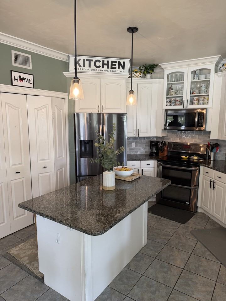 11516 Nw 16th Pl #1 - Photo 5 of 16